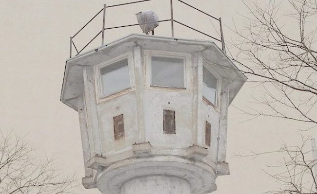 Berlin-Wall-Guard-Tower